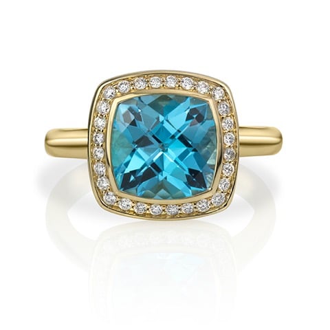 Aquamarine Stone Between white diamond yellow gold engagement ring